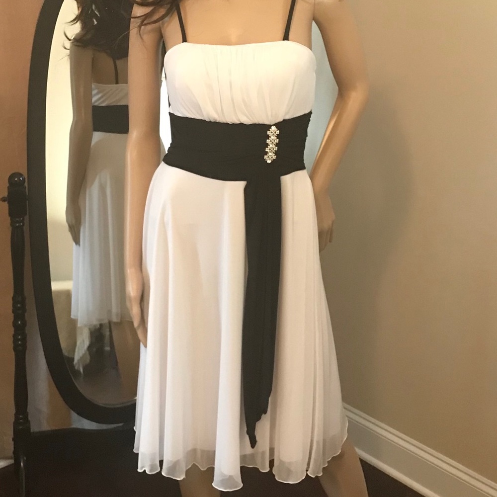 👗NWOT Formal white dress